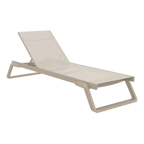 Lounge chair for outdoors